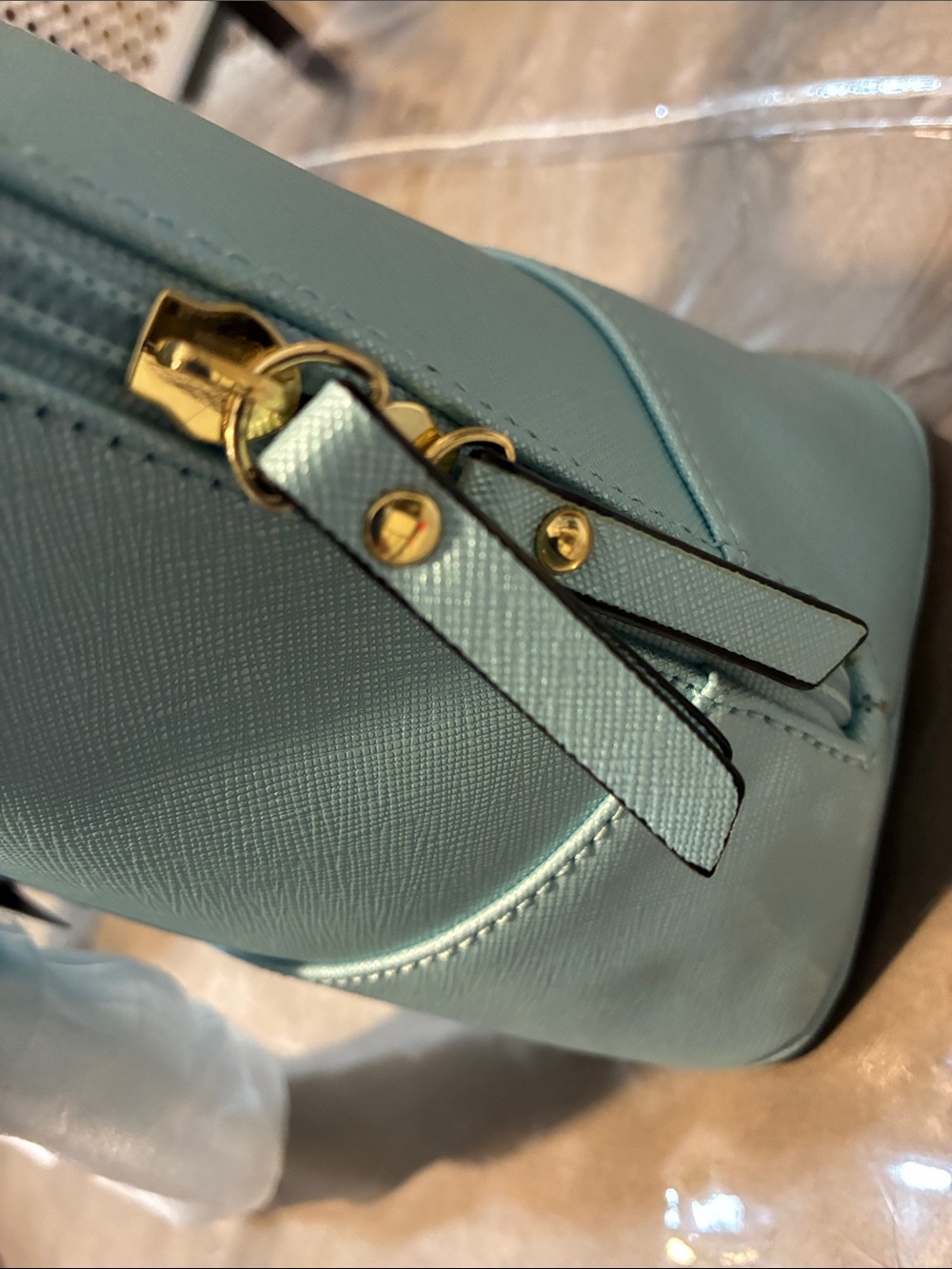 Tignanello🥳HP🥳Powder Blue Leather Purse - Picture 9 of 16